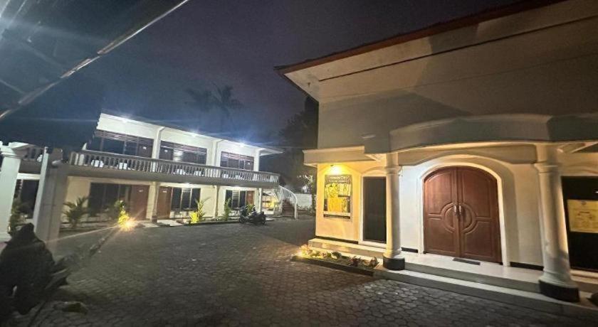 Oyo 93136 Hotel Santo Djaya 2 Puncak Exterior photo